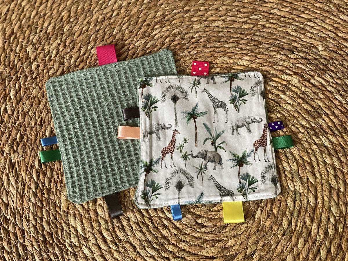 Knisperdoekje - labeldoekje - kraamkado - babyspeelgoed - jungle