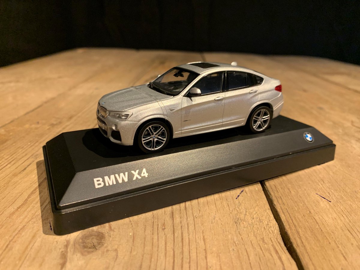 BMW X4 F26 (2015) Zilver - Kyosho 1/43 - Modelauto - Schaalmodel - Model auto  - Miniatuurauto - Miniatuur autos
