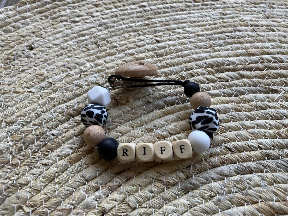 SIIDDS Gepersonaliseerd speenkoord - speenkoord met naam - zwart - dalmatiër - wit - baby - peuter - voor onderweg - hout/siliconen - persoonlijk kraamcadeau - babyshower