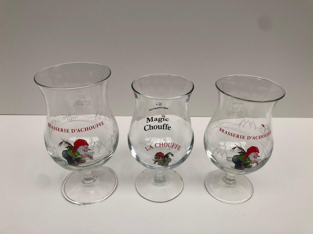 3x verschillende (2x33 + 1x25cl) La Chouffe magic chouffe voetglas bierglazen bierglas brasserie d'achouffe