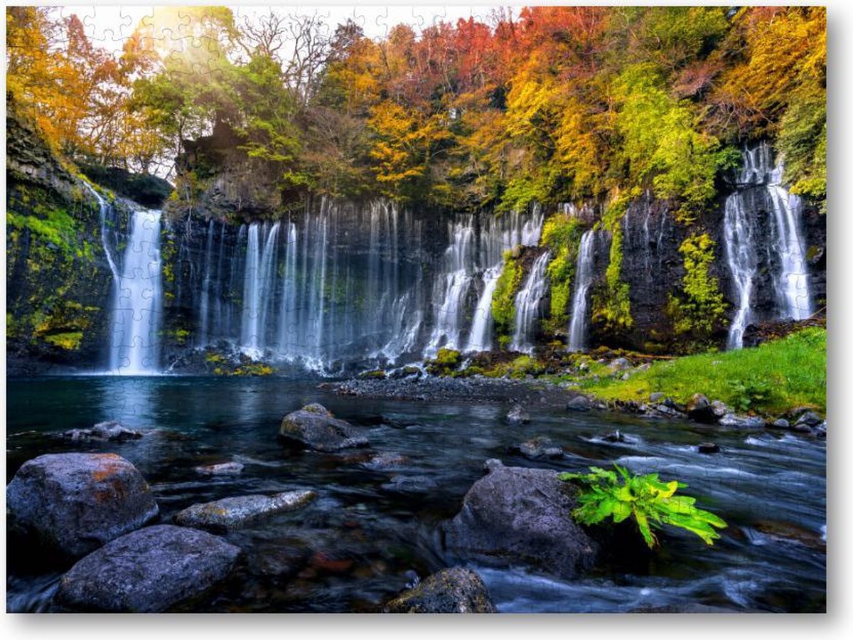 Shiraito waterval in de herfst