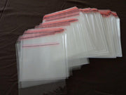 FOLIE ZAKJES MET PLAKSTRIP [ wenskaartzakjes ] 126 X 175mm. 250 STUKS [ DUITS FABRIKAAT ]