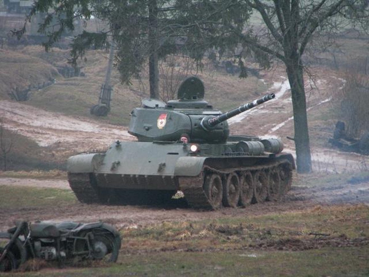 Zvezda - T-44 Soviet Tank (Zve6238)
