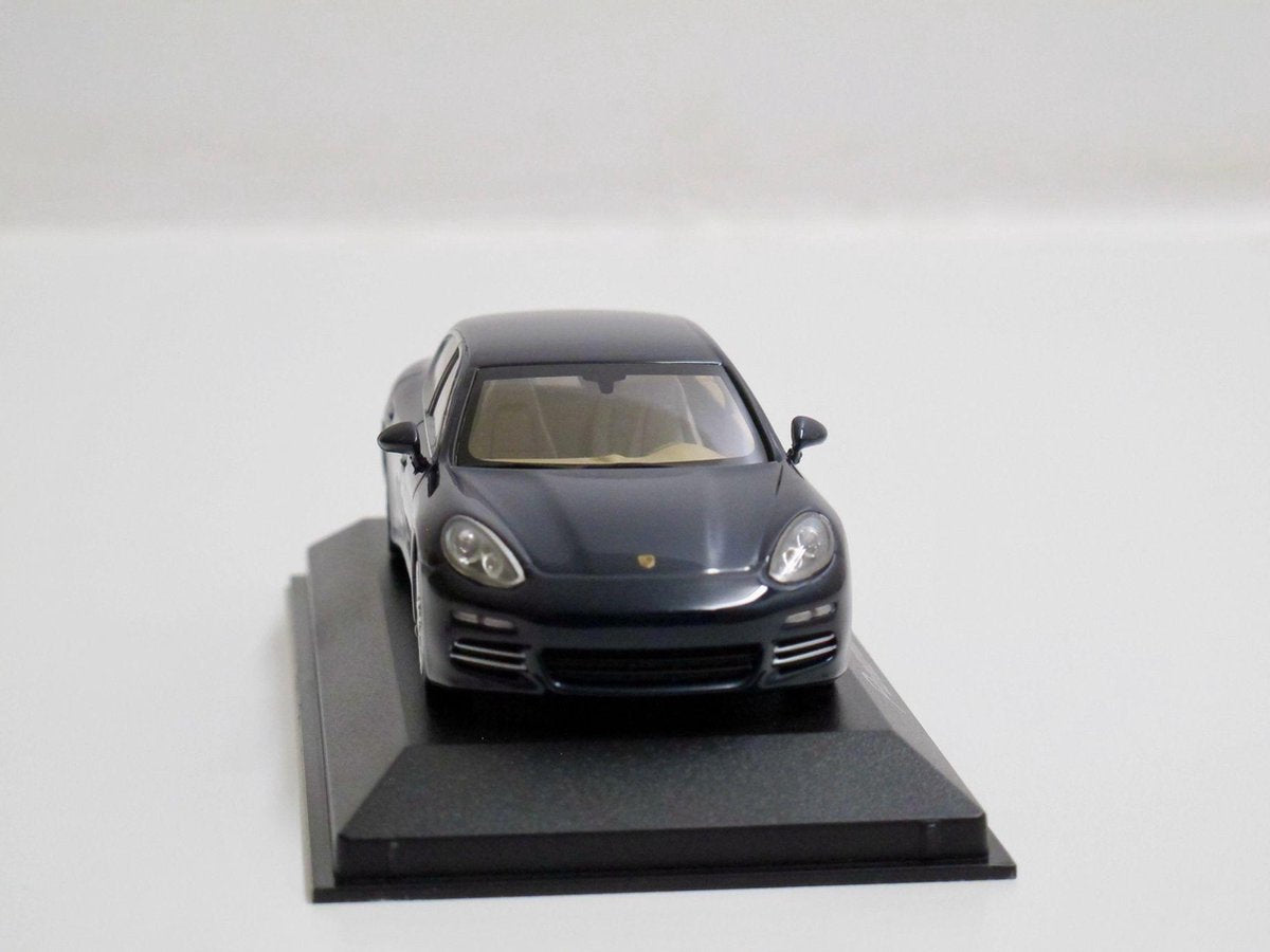 Herpa 1/43 Porsche Panamera 4S Executive