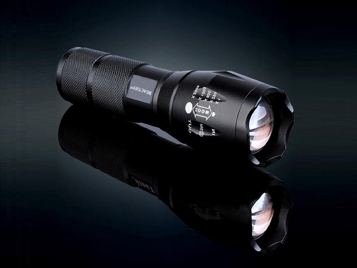 Professionele LED Zaklamp / Zaklantaarn 3800 Lumen Met Zoomfunctie (Bestseller!)
