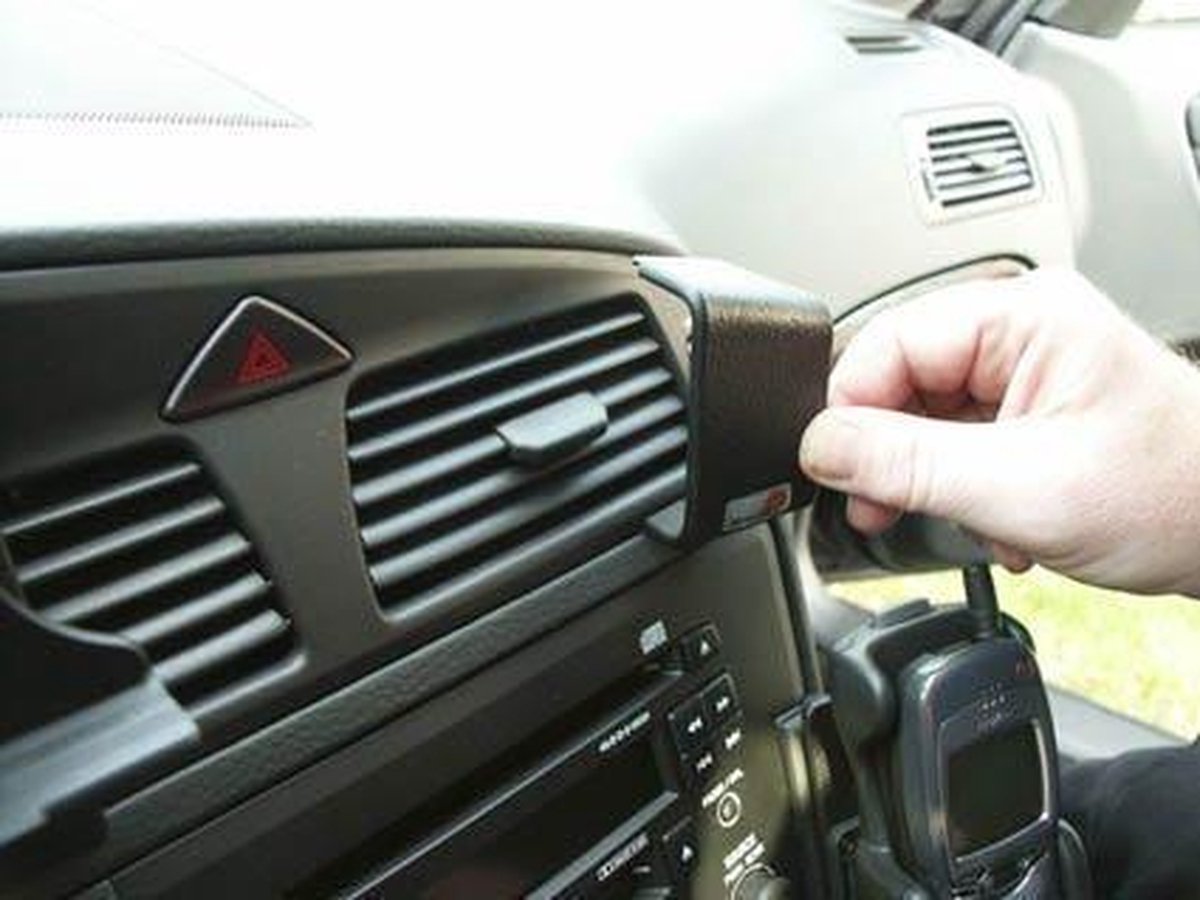 Brodit angled mount v. Volvo V70 new XC70 00-04