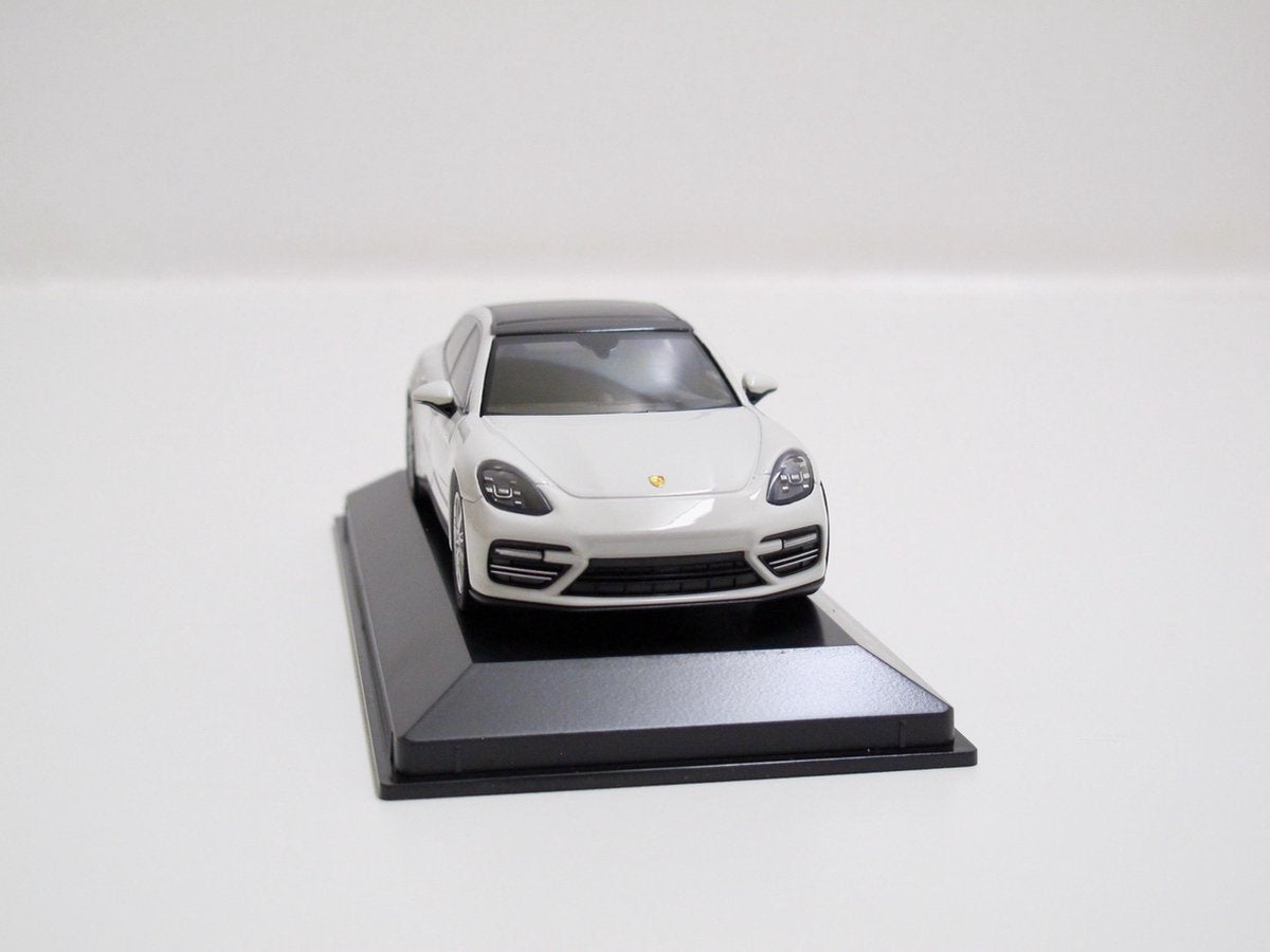 Herpa 1/43 Porsche Panamera Turbo S E-hybrid Executive