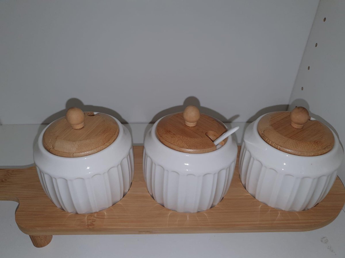 Suikerpotten met bamboe onderlegger