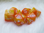 Polyset Dice | Dobbelstenen - Set Van 7 Stuks - Oranje Geel Marmer Parelmoer Wit | Voor D&D en Andere Rollenspellen | Plastic Dobbelstenen Set voor Dungeons and Dragons | Polyhedral Dice Set