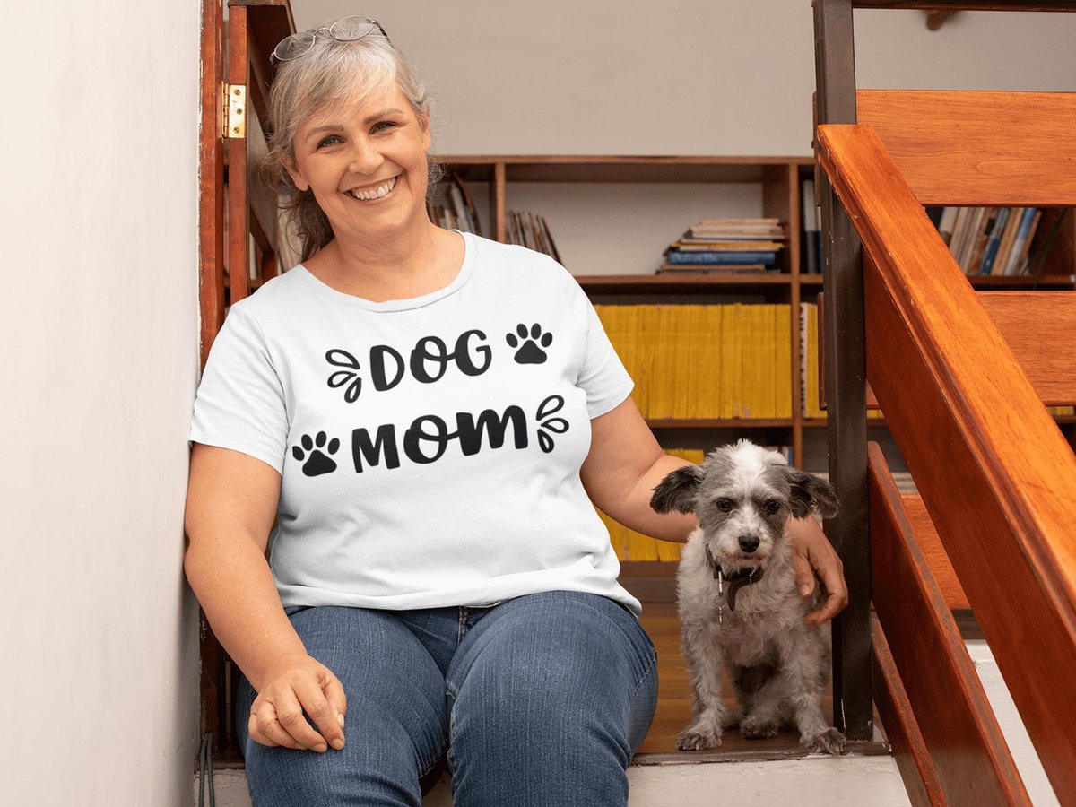 Dog Mom T-Shirt