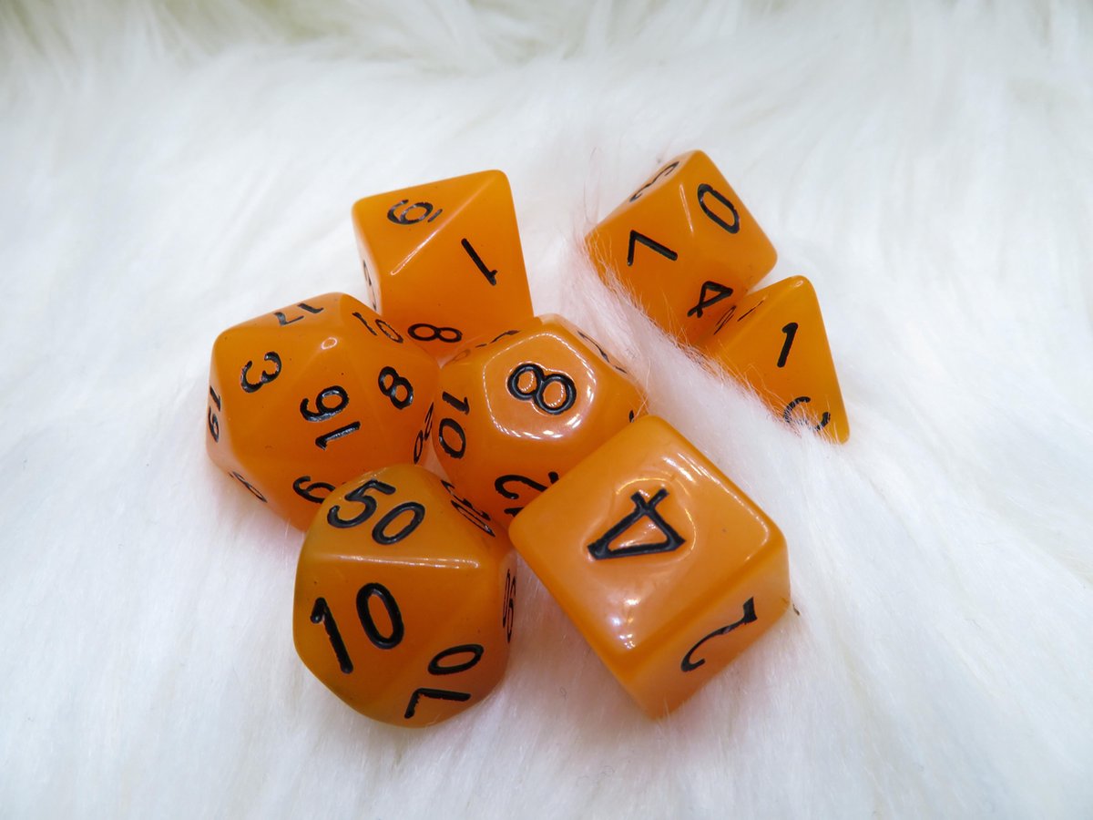 Polyset Dice | Dobbelstenen - Set Van 7 Stuks - Oranje Glow in the Dark Zwart| Voor D&D en Andere Rollenspellen | Plastic Dobbelstenen Set voor Dungeons and Dragons | Polyhedral Dice Set