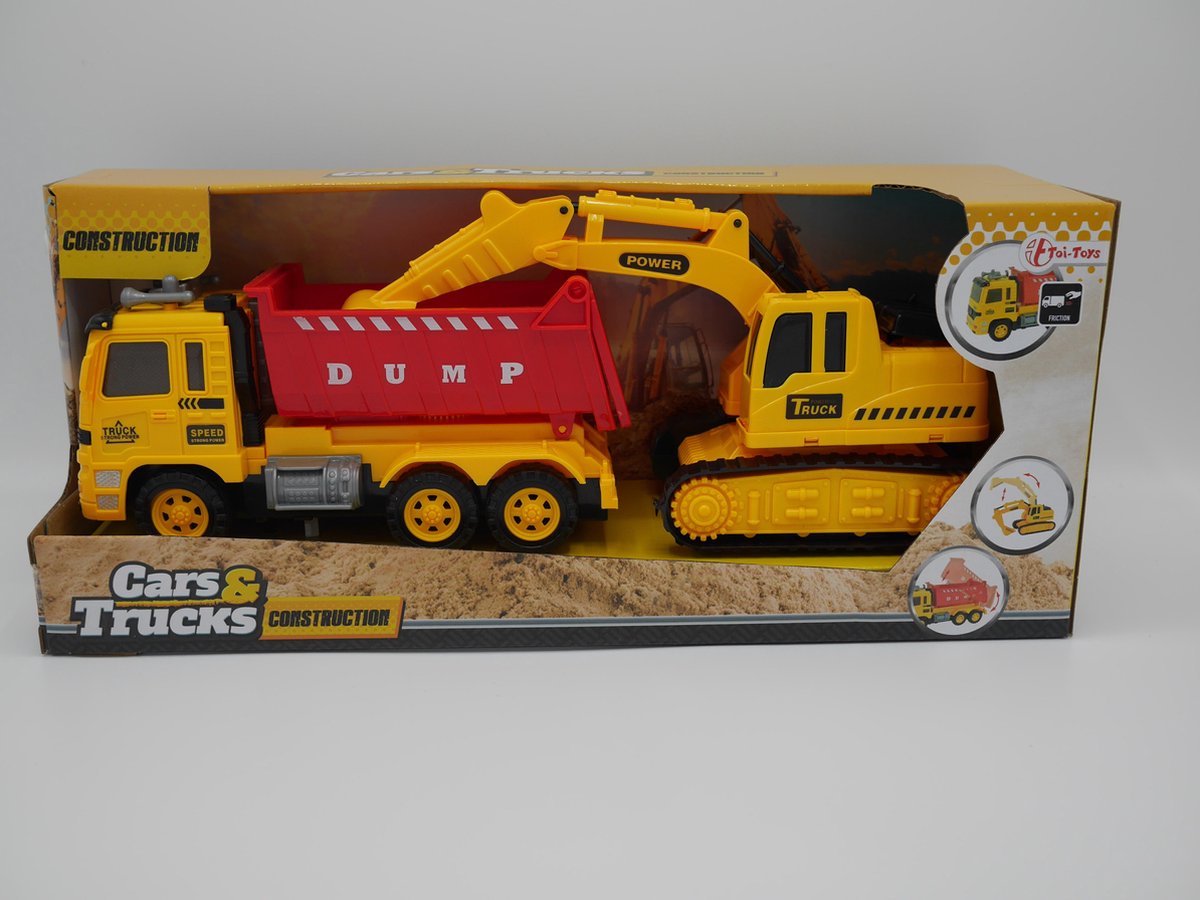 Toitoys vrachtwagen met kraanwagen 33 cm lang.