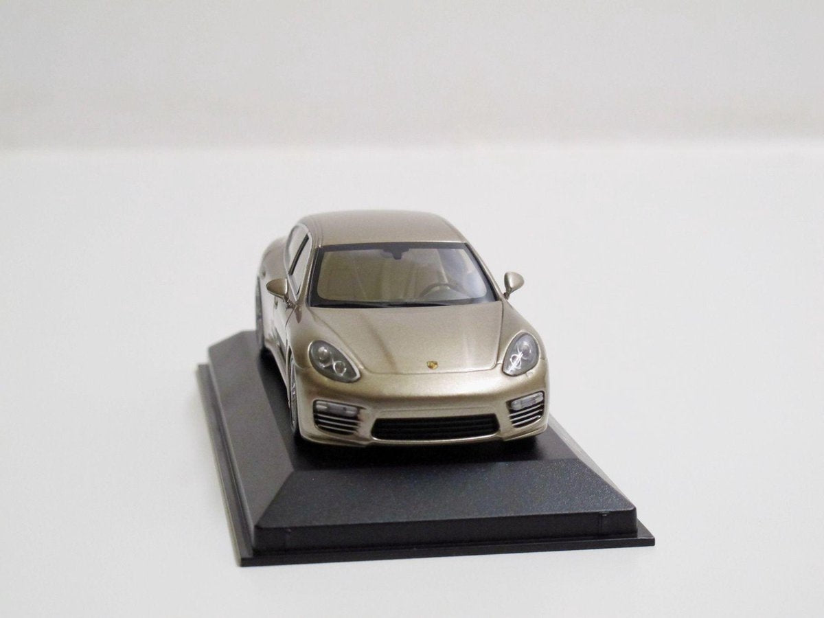 Herpa 1/43 Porsche Panamera Turbo S Executive