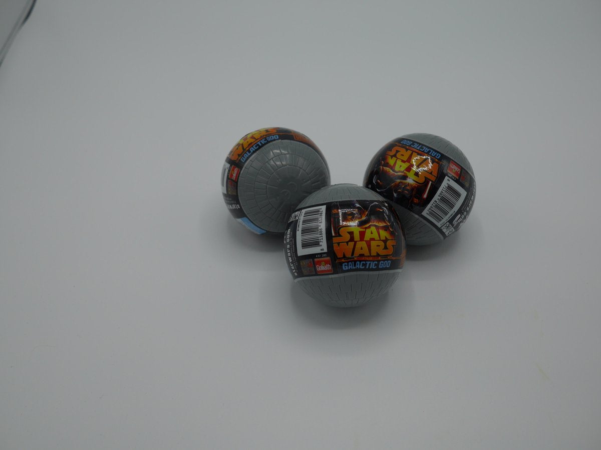 3 Star wars slijm ballen met starwars figuur. spaar ze allemaal.