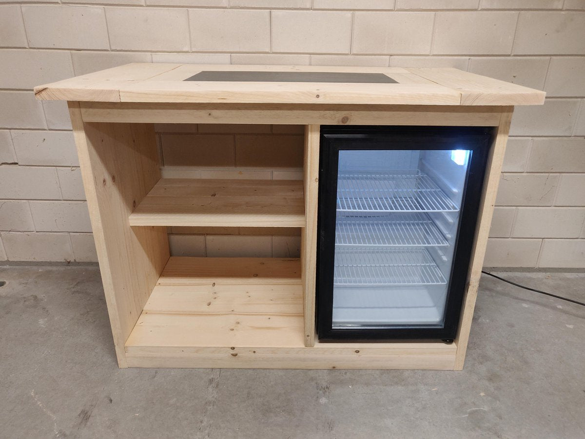 Buitenkeuken "Arizona" Buitenkeukendeal.nl Vurenhout BBQ ombouw Koelkast 68 Liter Keramische tegel
