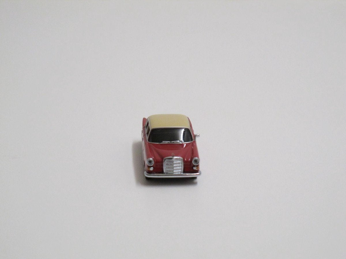 Herpa 1/87 Mercedes-Benz 200 "Heckflosse" - Rood/Crème