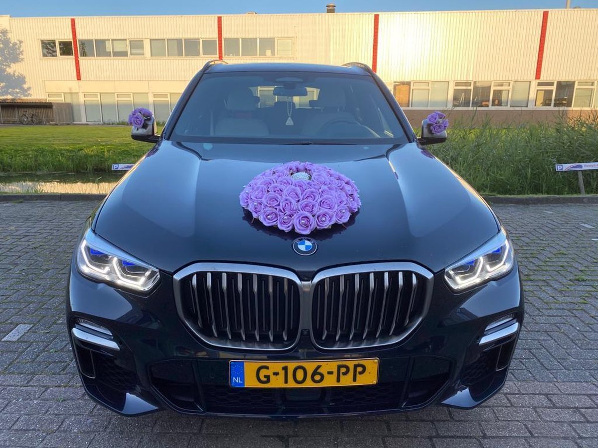 CAROLINE Trouwauto Versiering - Decoratie op de Motorkap - Autodecoratie Huwelijk Trouwerij - Bruiloft Versiering -  Paarse Rozen met Parels