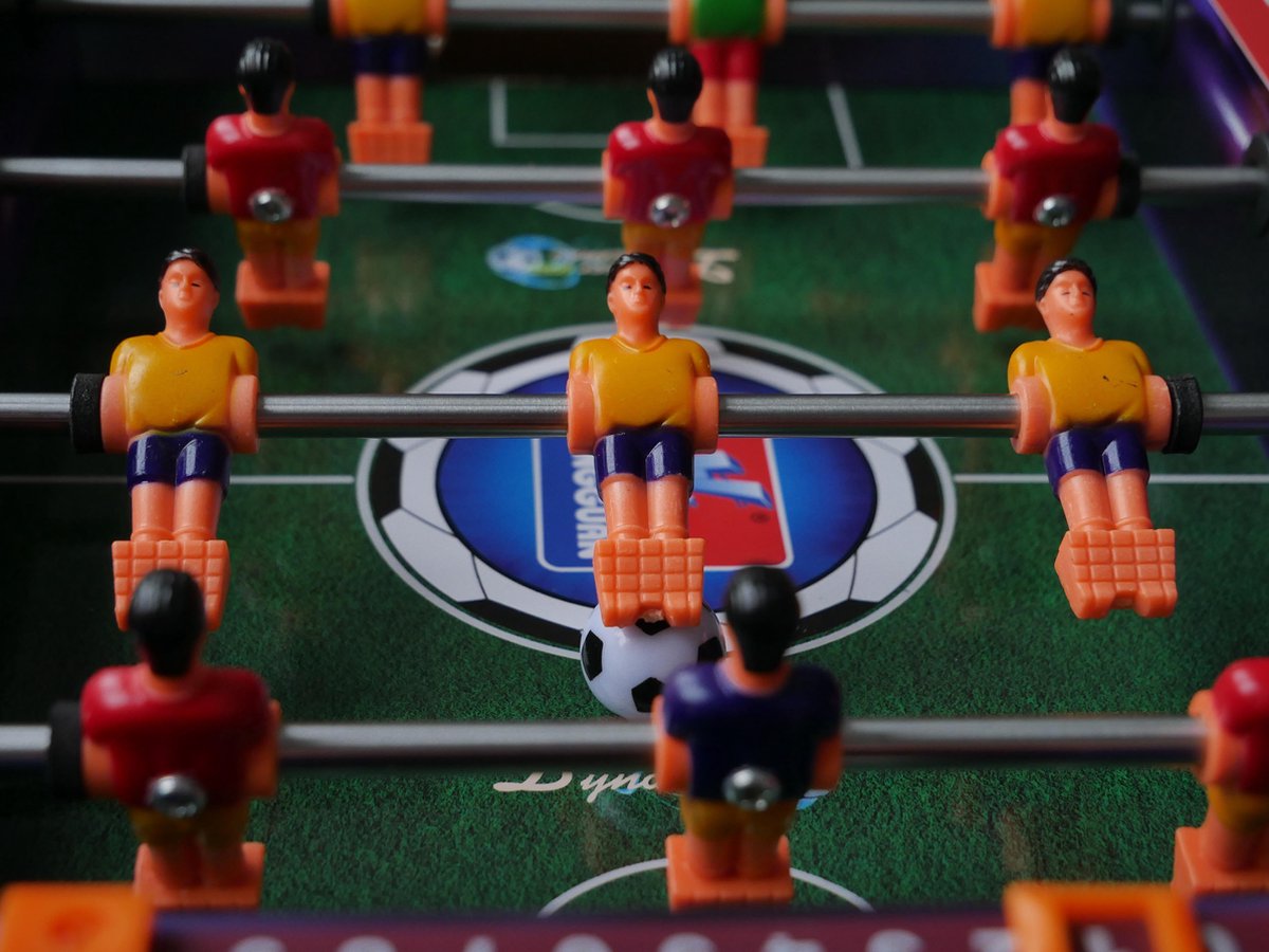 Creartix - Mini Voetbaltafel - Voetbalspel - Tafelvoetbal - 34x22x6