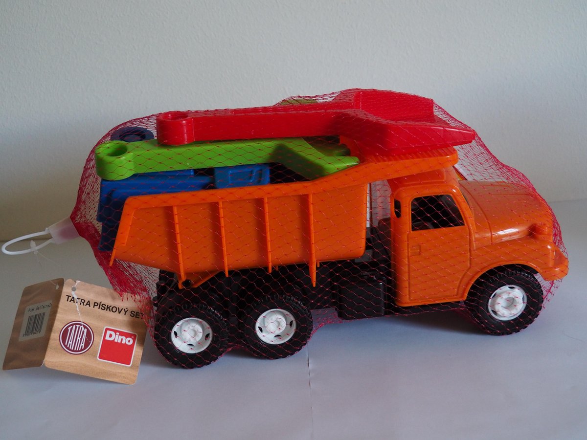Tatra kiepwagen met strandsetje oranje.