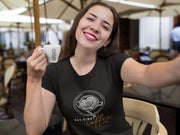 But First Coffee Koffie Queen Koffieliefhebber | Grappig Humor T-Shirt | Warme drankje | Cadeau voor haar | Unisex Maat M