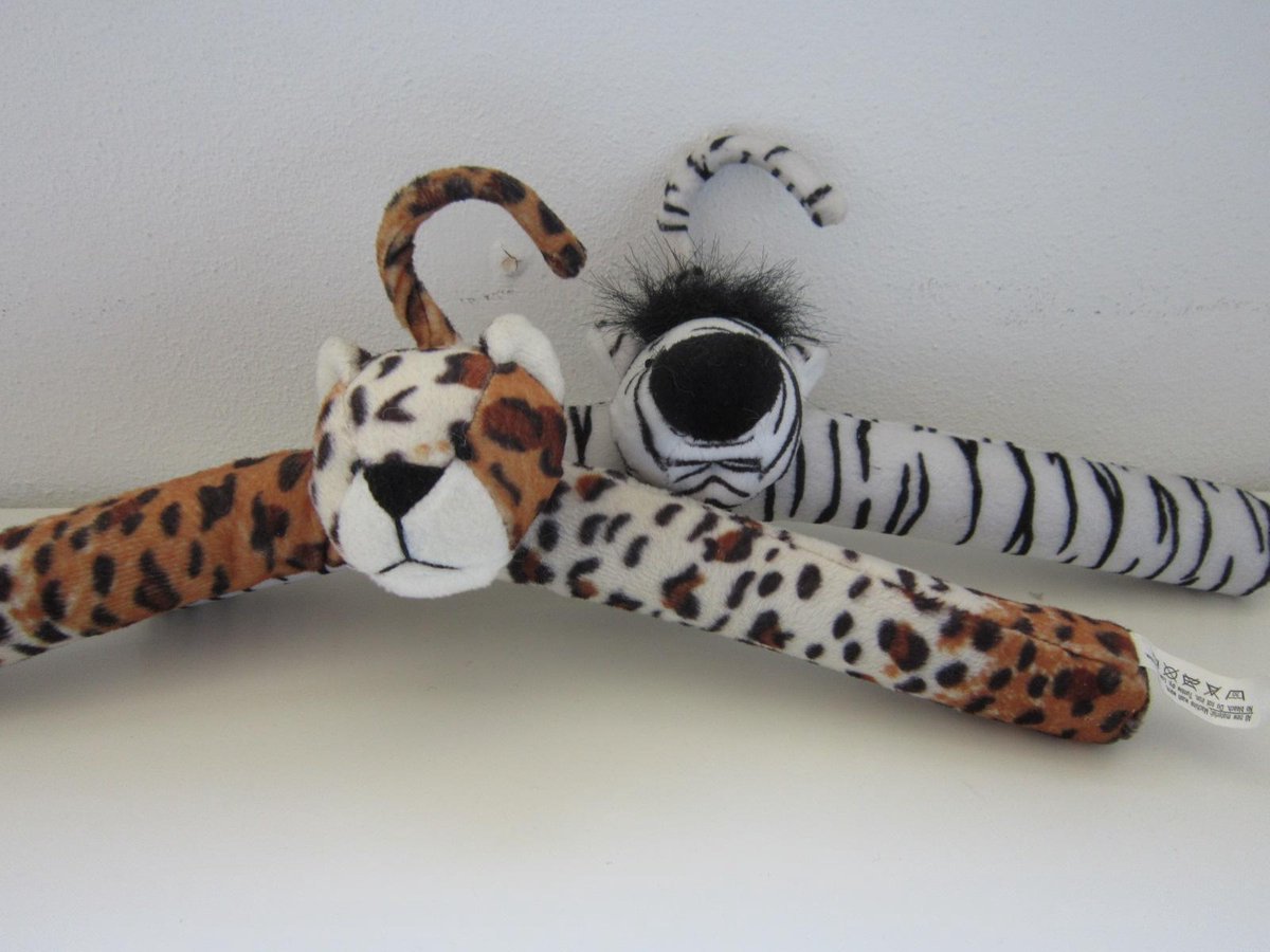 2 stuks kledinghangertjes: Panter en witte Tijger