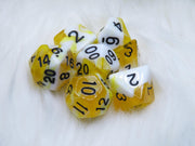 Polyset Dice | Dobbelstenen - Set Van 7 Stuks - Geel Wit Marmer Parelmoer Zwart Doorzichtig Transparant | Voor D&D en Andere Rollenspellen | Plastic Dobbelstenen Set voor Dungeons and Dragons | Polyhedral Dice Set