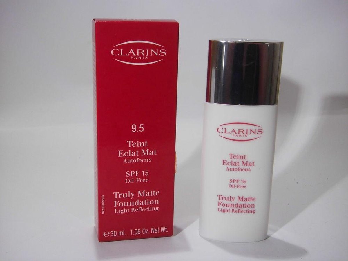 Clarins - Truly Matte Foundation Light Reflecting SPF 15 - 9.5 Golden beige