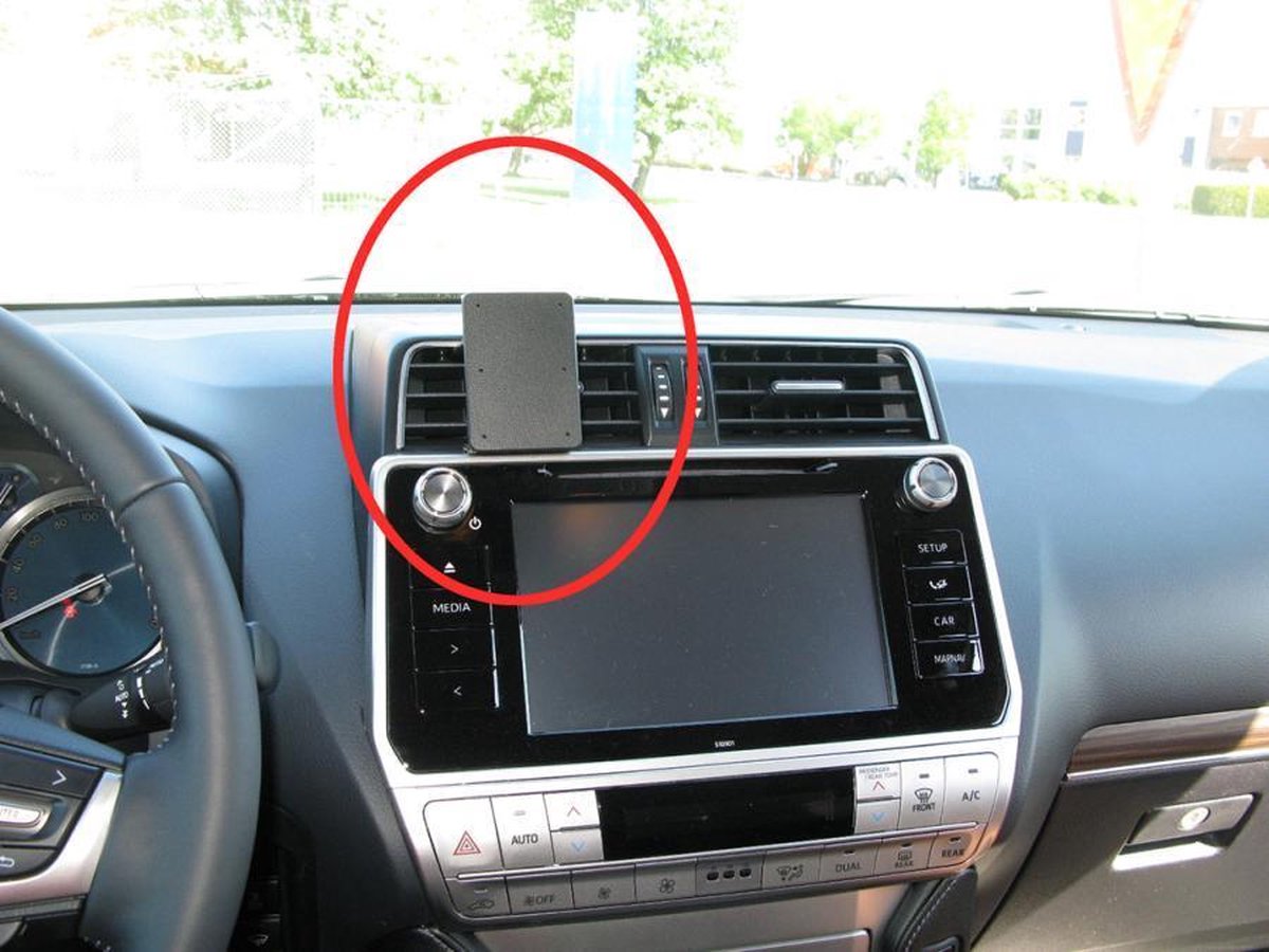 Proclip Toyota LandCruiser 150 18- Center mount