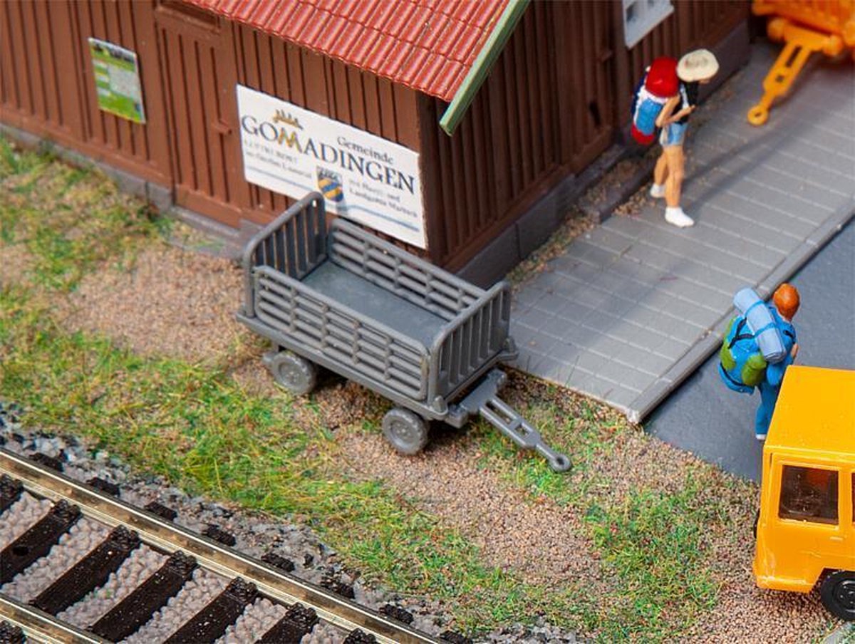 Faller - 2 Baggage trolleys. grey - FA180990 - modelbouwsets