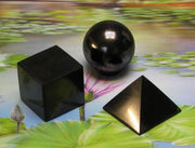Shungiet geschenk set bol+piramide+kubus 4 cm