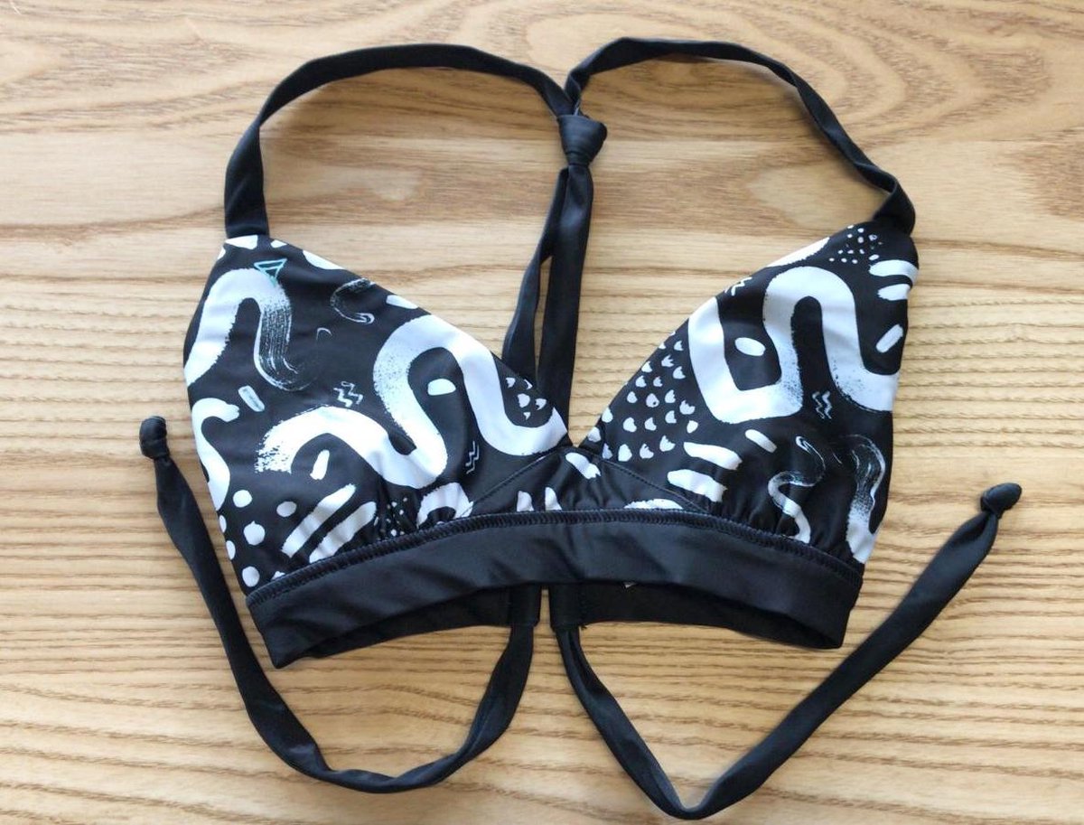 Triangel Bikini Top Eco | All Black + Wild Snakes | Omkeerbaar - M (38)