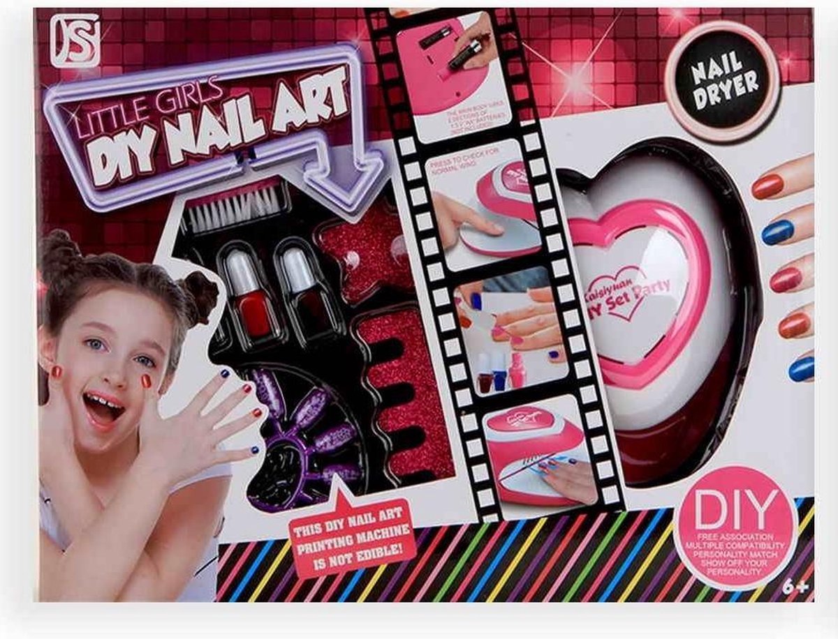 Nail art met nageldroger en accessoires DIY