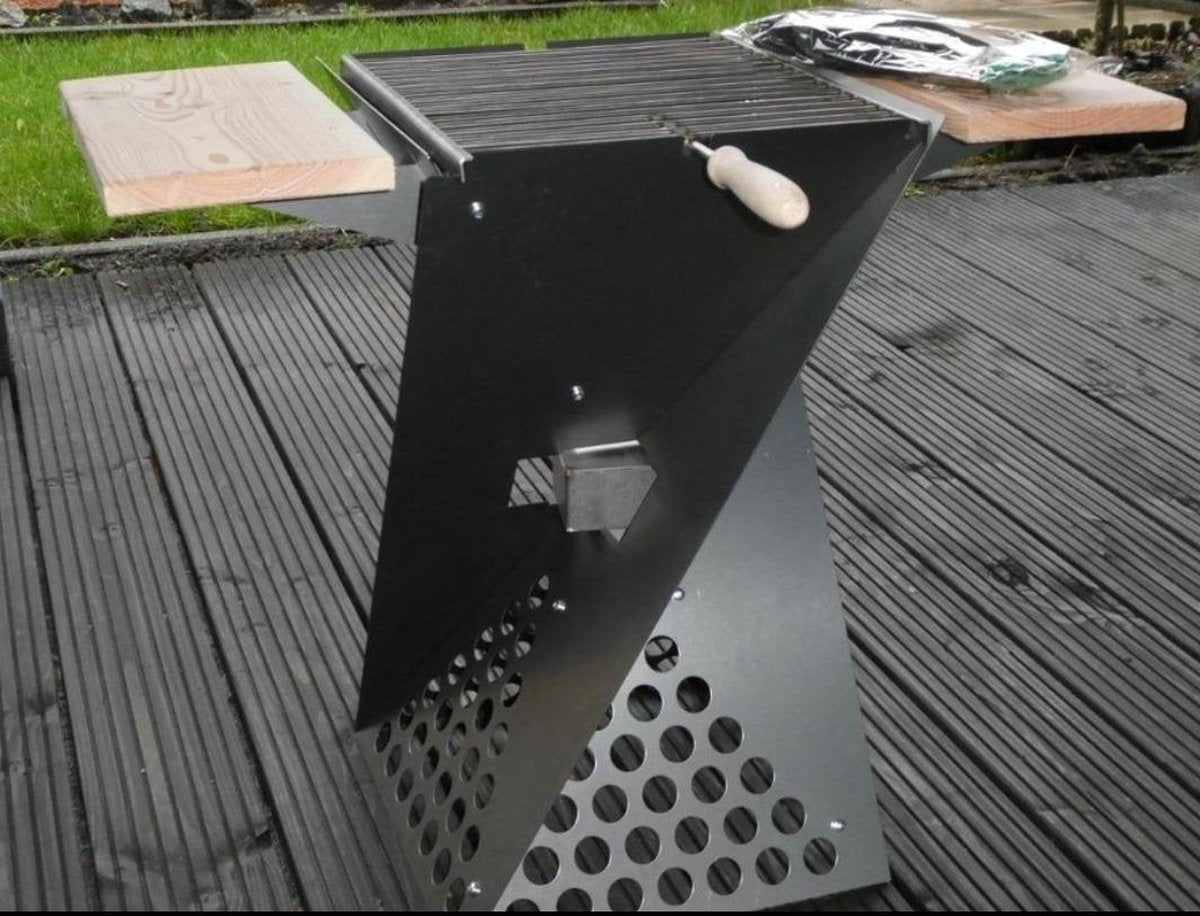 Luxe Barbecue grill met 4 functies - Grill Barbecue - Tafel - Plantenbak - Vuurkorf - Vuurkorfhout - Houtskool