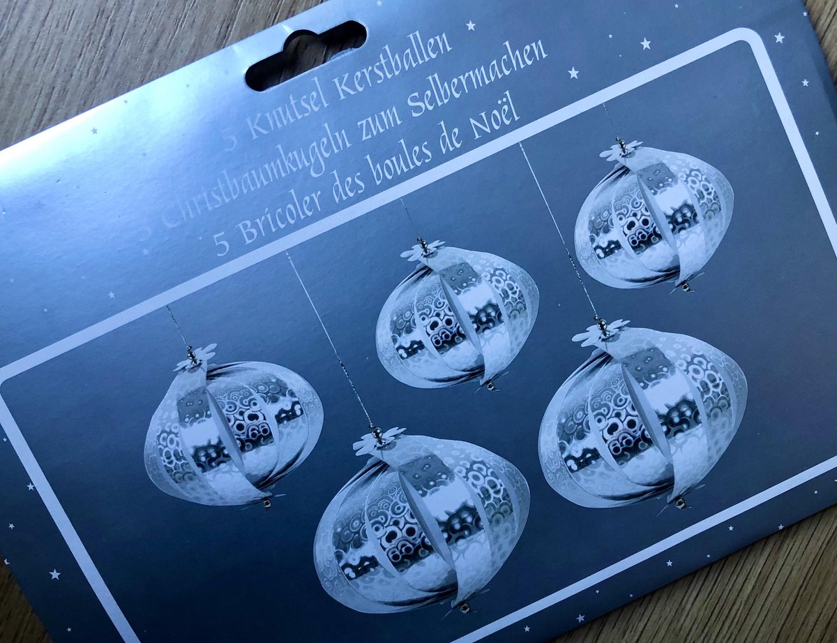 5 Knutsel kerstballen Zilverkleurig
