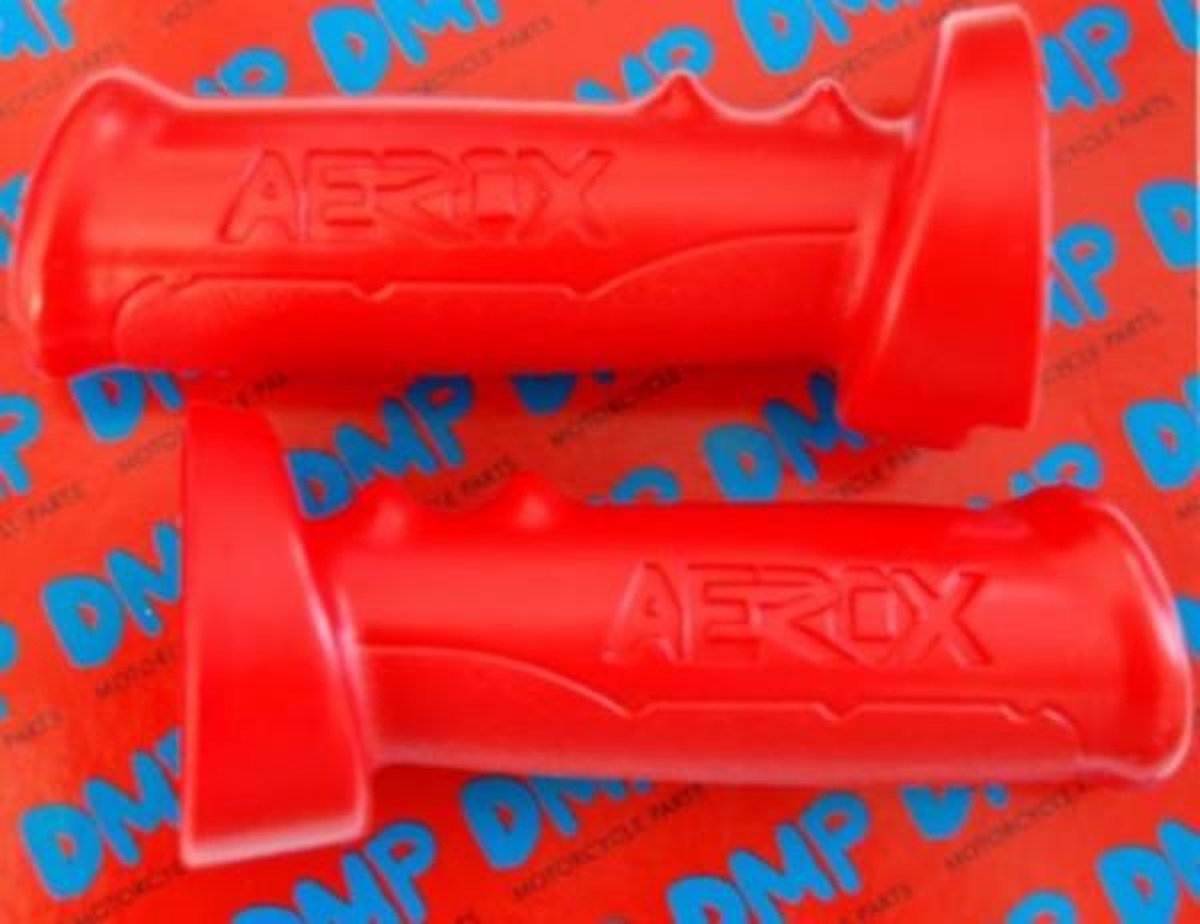 Handvatset model origineel Yamaha Aerox rood DMP op=op