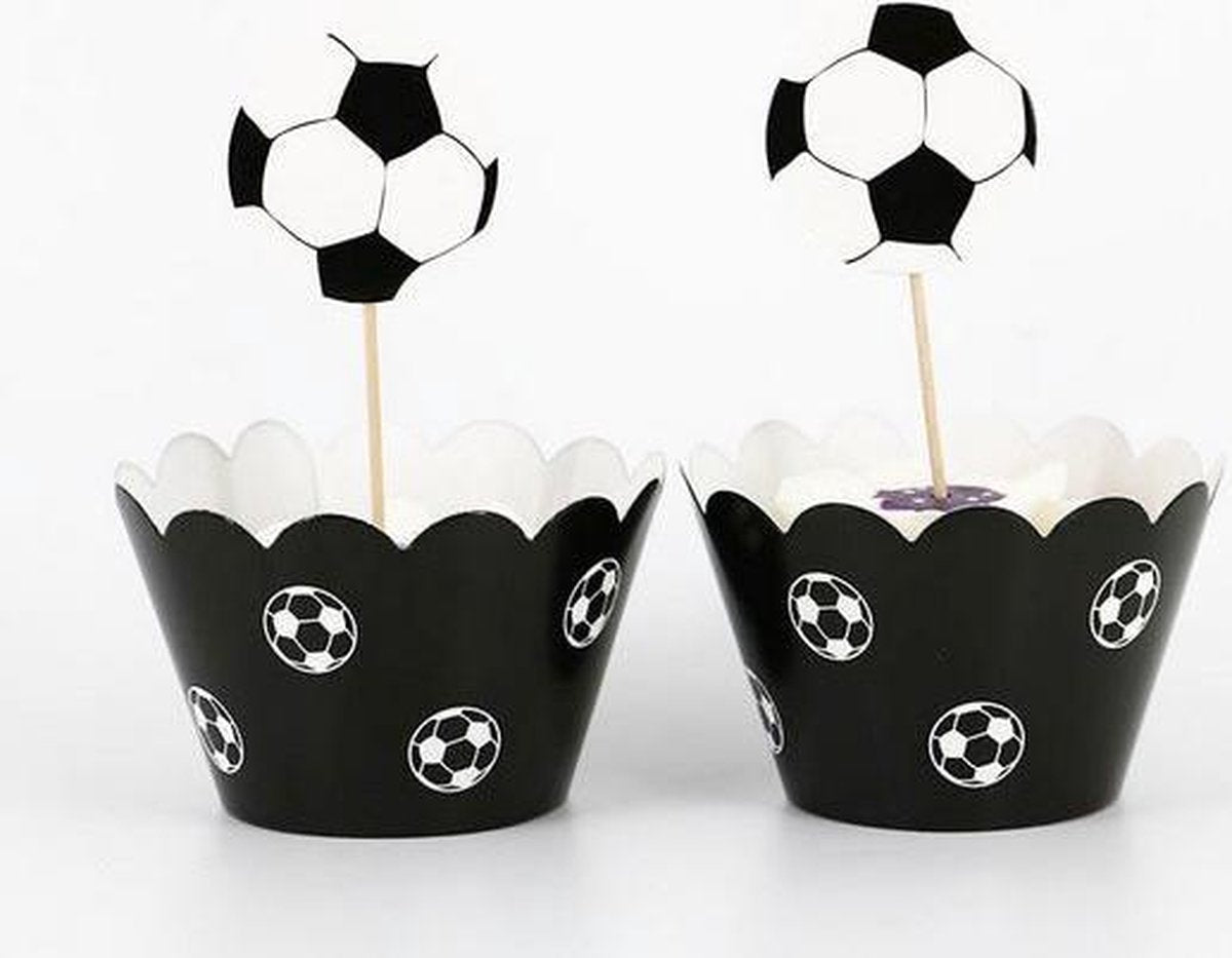 12 stuks cupcake omslagen + 12 toppers voetbal