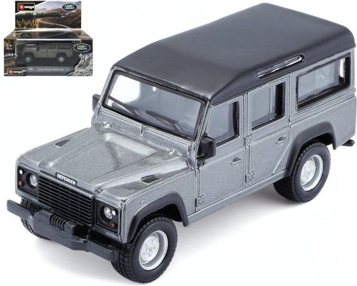 Land Rover Defender 110 1:47 zilver metalic