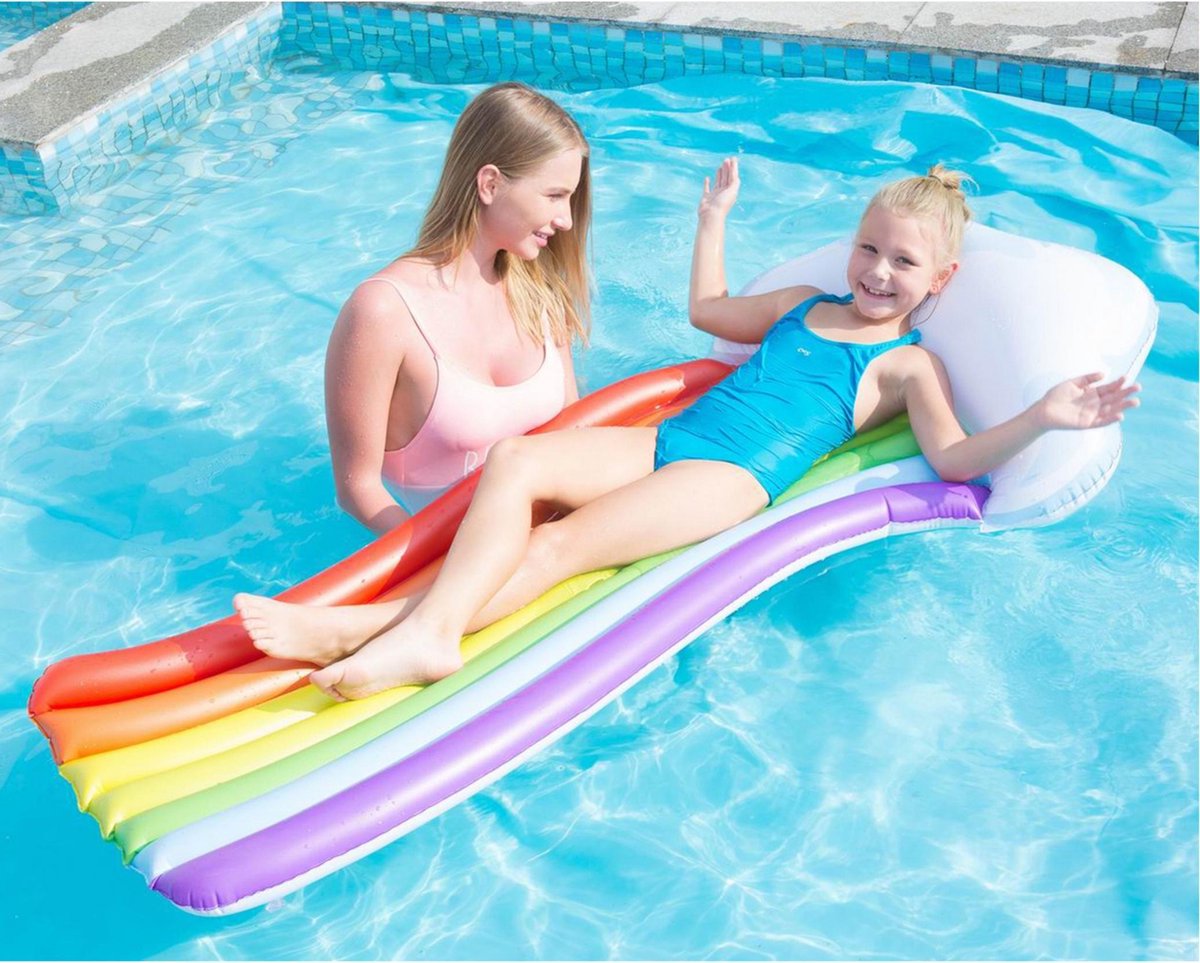 Regenboog met wolk opblaasbaar luchtbed 157 x 77 cm kids speelgoed - Buitenspeelgoed luchtbedden - Opblaasbedden - Waterspeelgoed