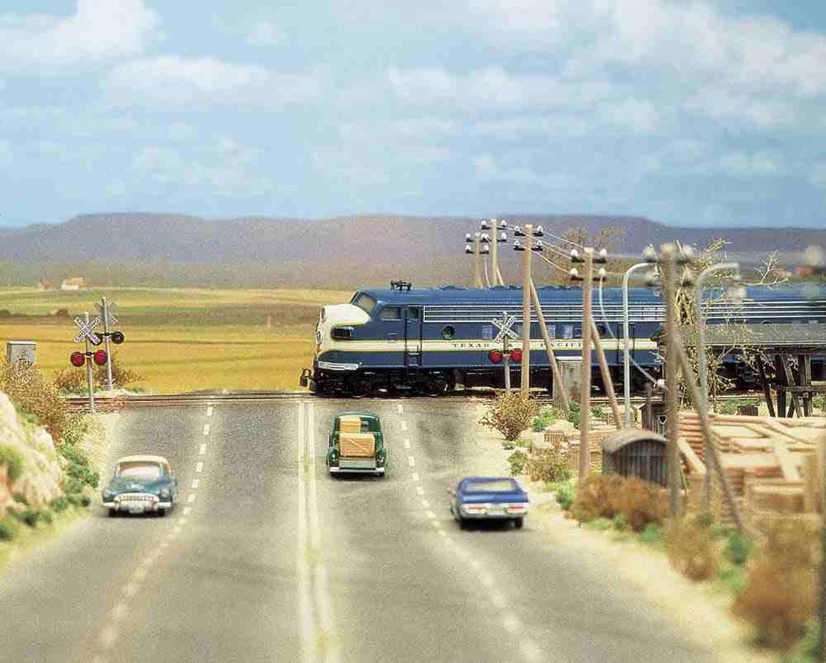 Busch - Asphaltstraße H0 (Bu9710)