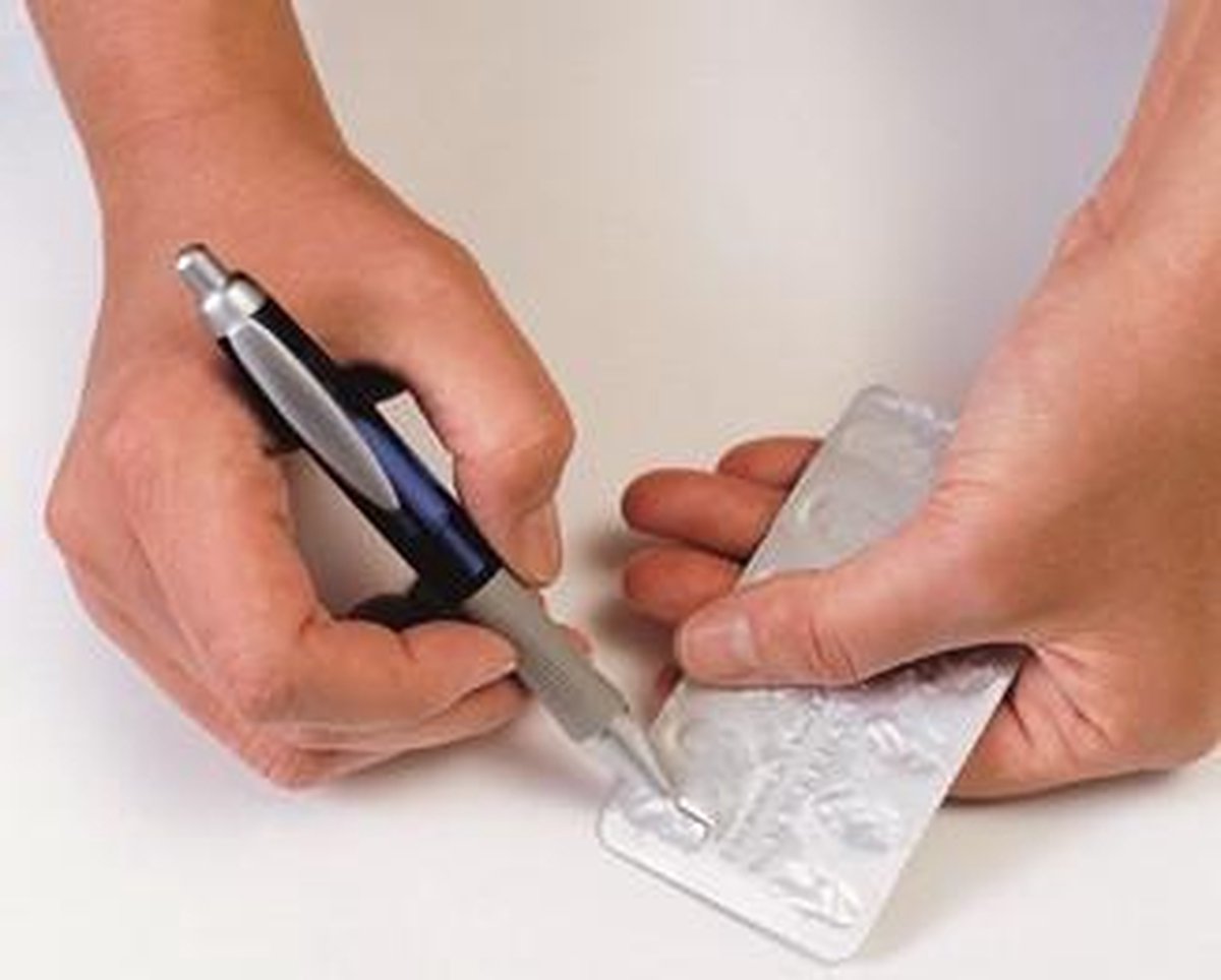 Adhome Pillenverwijderaar in de vorm van een pen