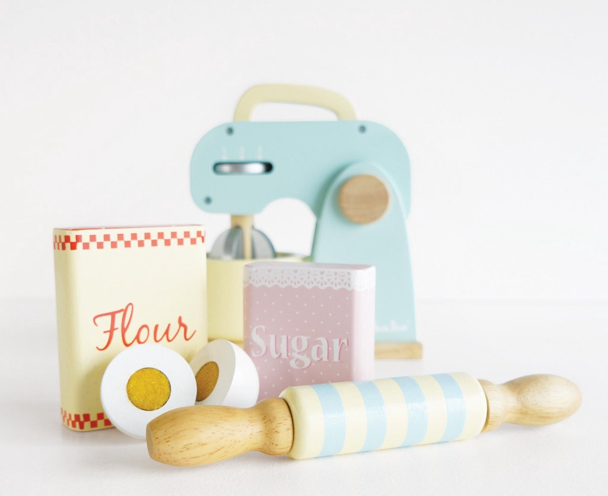 Le Toy Van Mixer and Ingredients