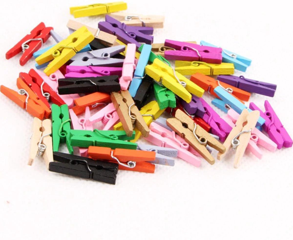 Wasknijpers mini | Wasknijpers hout | Mini knijpers | Foto clips | Foto knijpers | Kleine wasknijpers | Mini wasknijpers hout | Mini knijpertjes | Multicolor | Hout | 50 stuks | Able & Borret