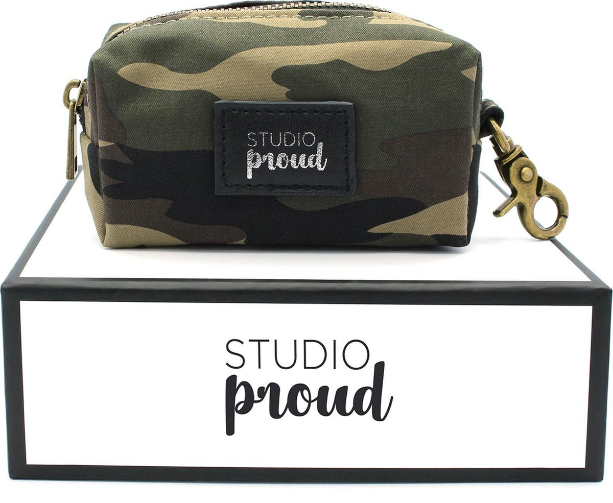 Studio Proud - Houder voor hondenpoepzakjes – camouflage print - bronskleurige accenten - bijpassende riem mogelijk