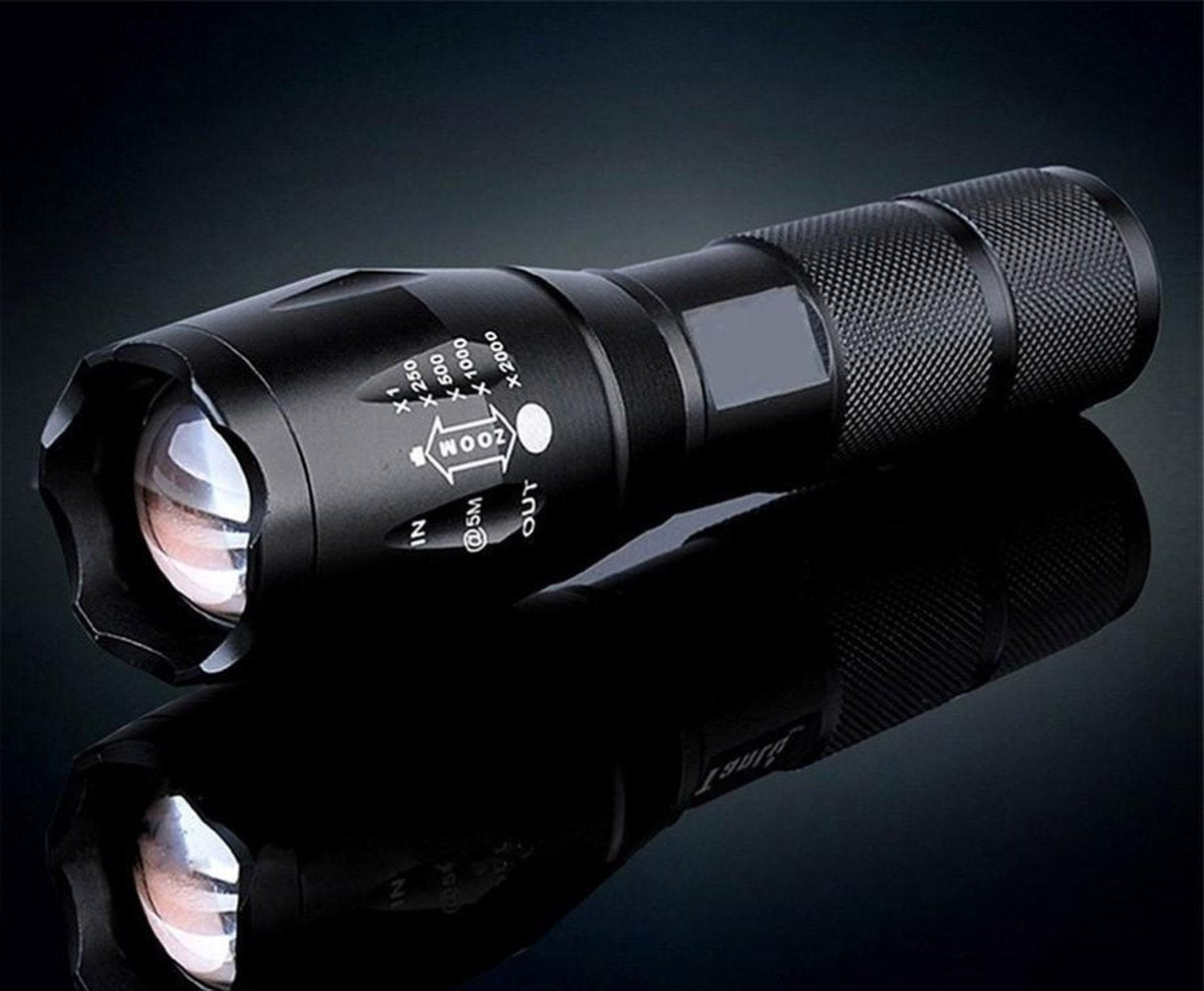 Militaire zaklamp - LED zaklamp - Inzoombaar - incl duracell AAA batterijen