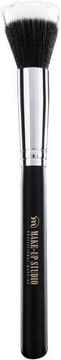 Make-up Studio Nr. 35 Foundation Polish Brush Medium