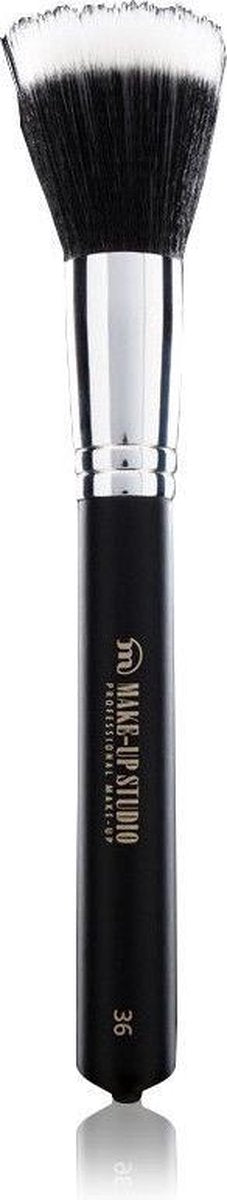 Make-up Studio Nr. 36 Foundation Polish Brush