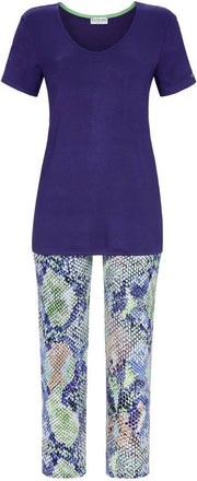 Blauwe pyjama met slangenprint