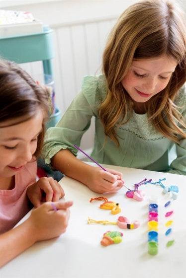 Zelf flamingo magneetjes maken met gips
