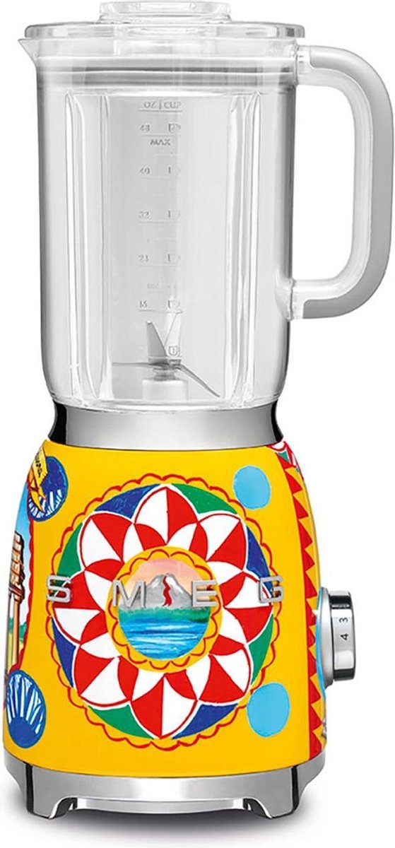 Smeg BLF01DGEU blender 1