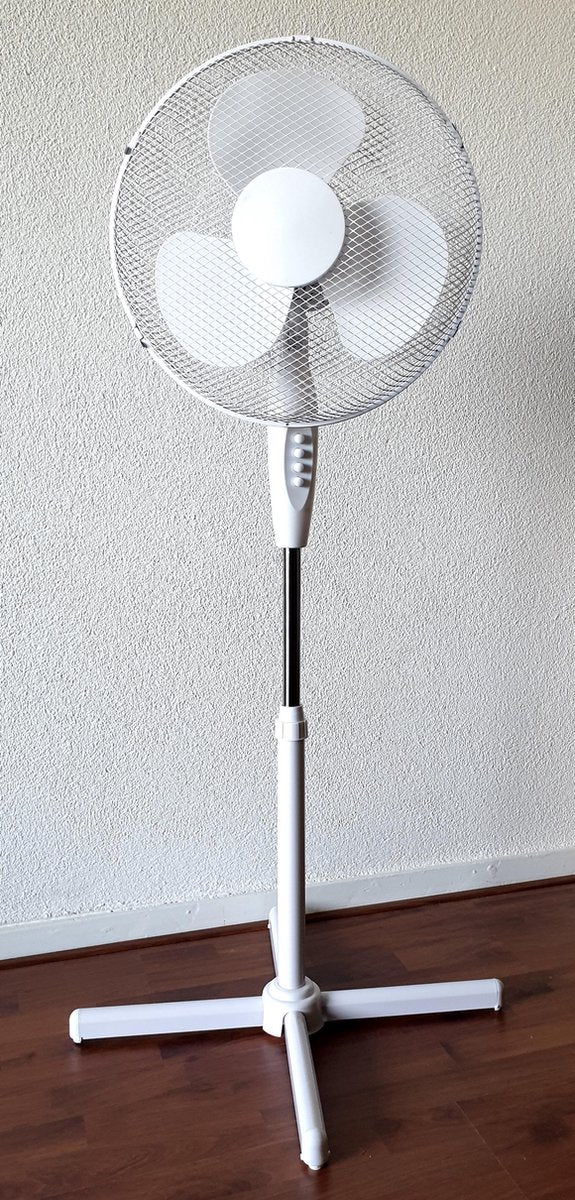 Kinzo statiefventilator | zwenkfunctie | in hoogte verstelbaar: circa 105 t/m 128 cm | instelbare snelheid: 3 standen | diameter: circa 40 cm | vermogen: 40 Watt heerlijk verkoelend